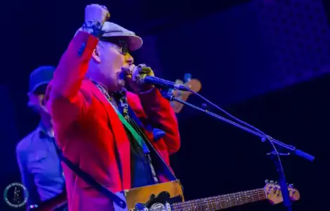 Flirting with the Blues